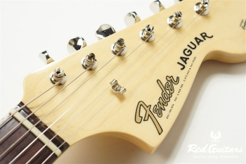 MADE IN JAPAN TRADITIONAL 60S JAGUAR - 3 Color Sunburst